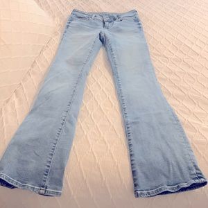 American Eagle Skinny Kick light wash jeans